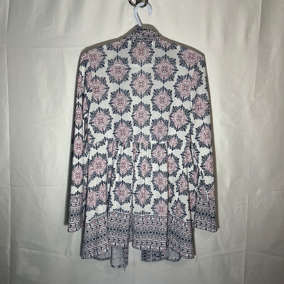 Dalia Cardigan Size Large - Picture 2 of 5